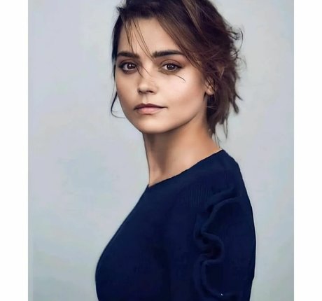 Foto di nudo di fuga di OnlyFans di Jenna Louise Coleman