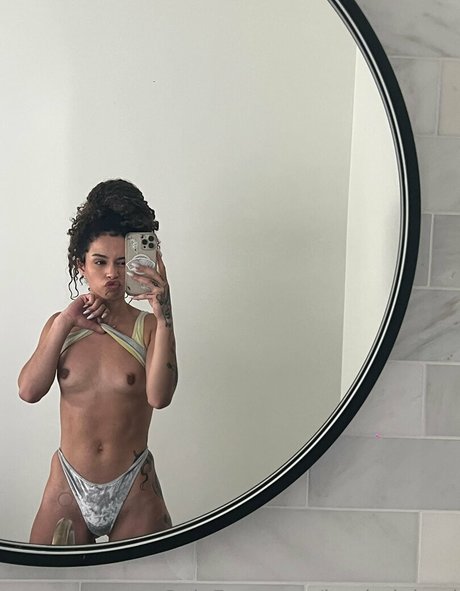 Foto di nudo di fuga di OnlyFans di Queen Qiana