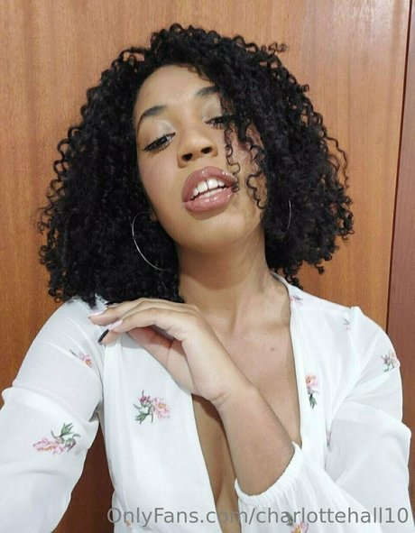 Foto di nudo di fuga di OnlyFans di Itscharl0ttehall