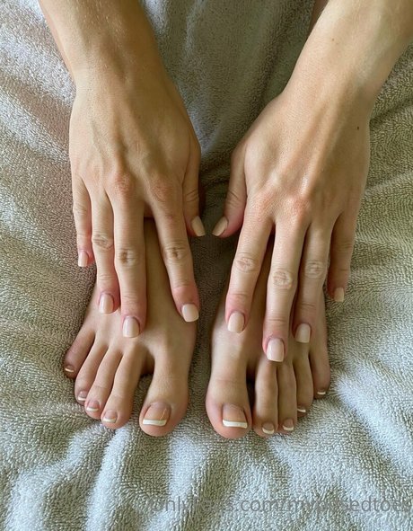 Myposedtoes