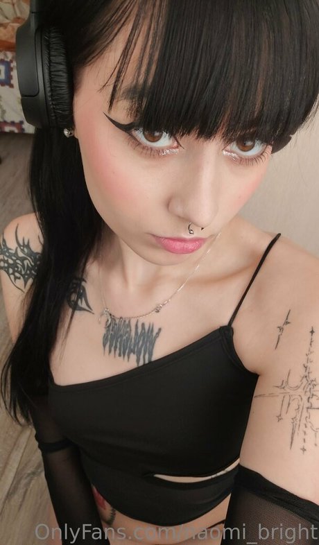 Foto di nudo di fuga di OnlyFans di Naomibright