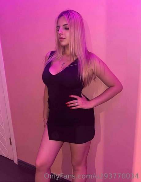 Foto di nudo di fuga di OnlyFans di Lunaamoramor