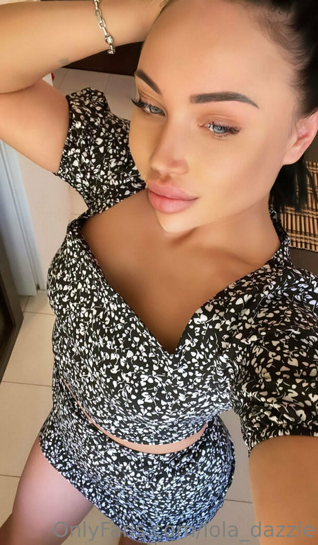 Foto di nudo di fuga di OnlyFans di Loladazzle
