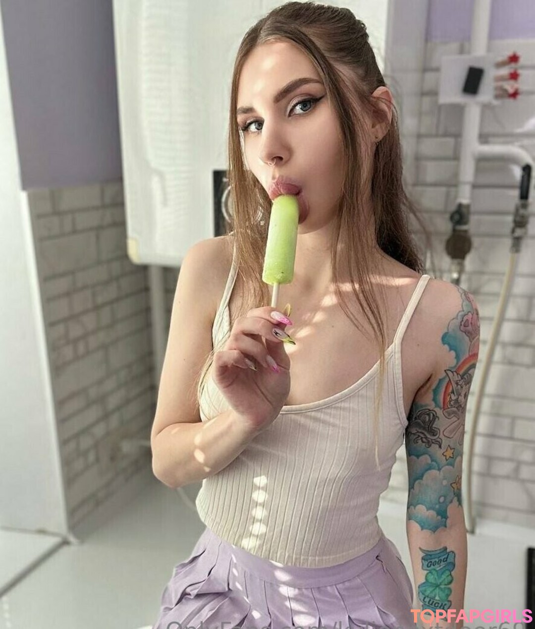 Foto di nudo di fuga di OnlyFans di Kylienextdoor69 #417 Foto di nudo di fuga di OnlyFans di Kylienextdoor69 #417