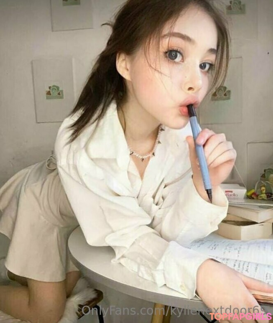 Foto di nudo di fuga di OnlyFans di Kylienextdoor69 #698 Foto di nudo di fuga di OnlyFans di Kylienextdoor69 #698