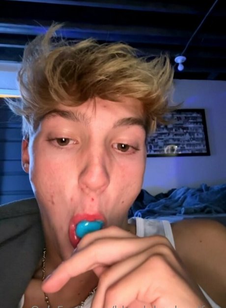 Foto di nudo di fuga di OnlyFans di Blondeboybradfree