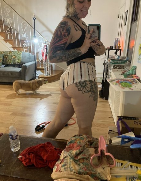 Foto di nudo di fuga di OnlyFans di Aliciaastarchild