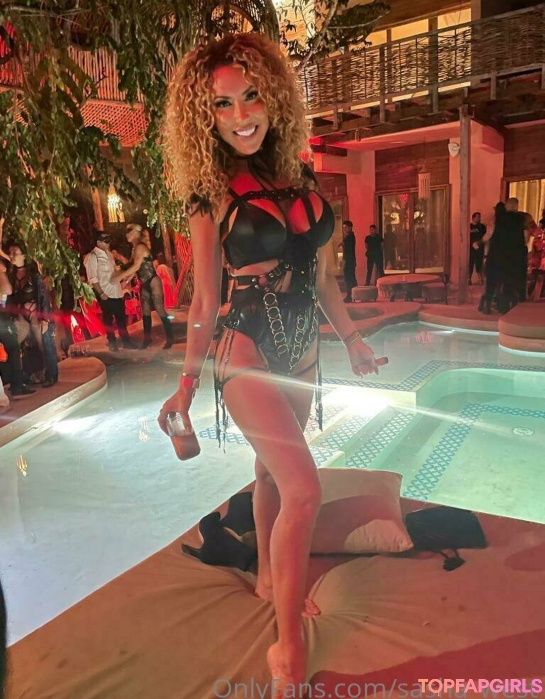 Foto di nudo di fuga di OnlyFans di Sasha West #44 Foto di nudo di fuga di OnlyFans di Sasha West #44