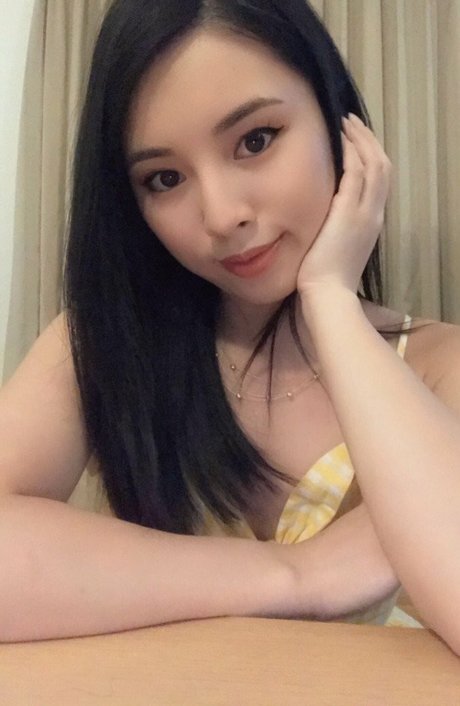 Foto di nudo di fuga di OnlyFans di Stephanie
