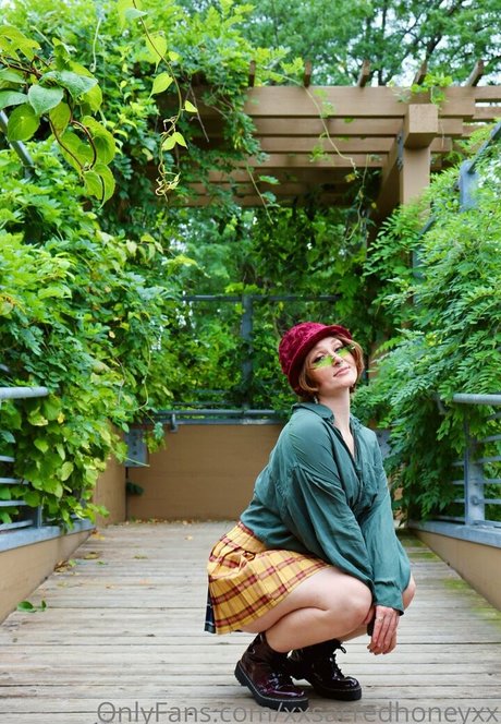 Xxsacredhoneyxx