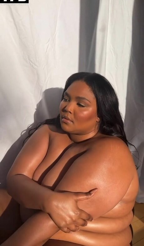 Foto di nudo di fuga di OnlyFans di Lizzo