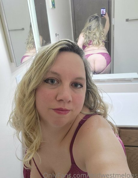 Foto di nudo di fuga di OnlyFans di Midwestmelons