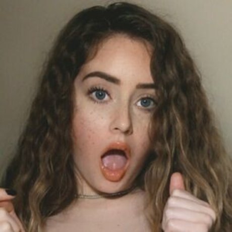 Foto di nudo di fuga di OnlyFans di Babyraerae1