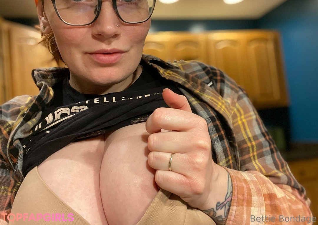 Foto di nudo di fuga di OnlyFans di Bettie Bondage #303 Foto di nudo di fuga di OnlyFans di Bettie Bondage #303