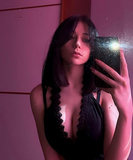 Foto di nudo di fuga di OnlyFans di Giovanna Eremita