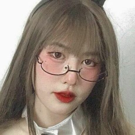 Foto di nudo di fuga di OnlyFans di Yunneuwu