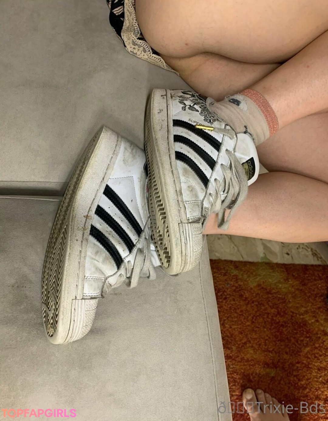 Foto di nudo di fuga di OnlyFans di Trixiebeedirtysocks #59 Foto di nudo di fuga di OnlyFans di Trixiebeedirtysocks #59