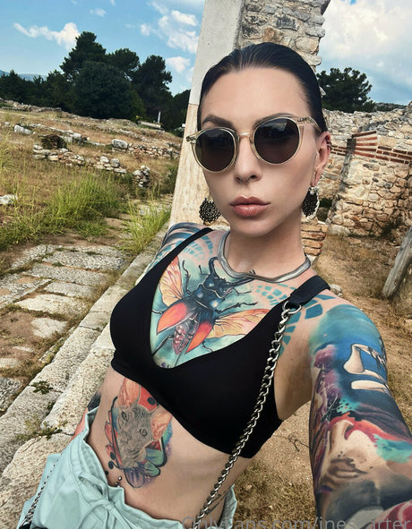 Foto di nudo di fuga di OnlyFans di Inkedines