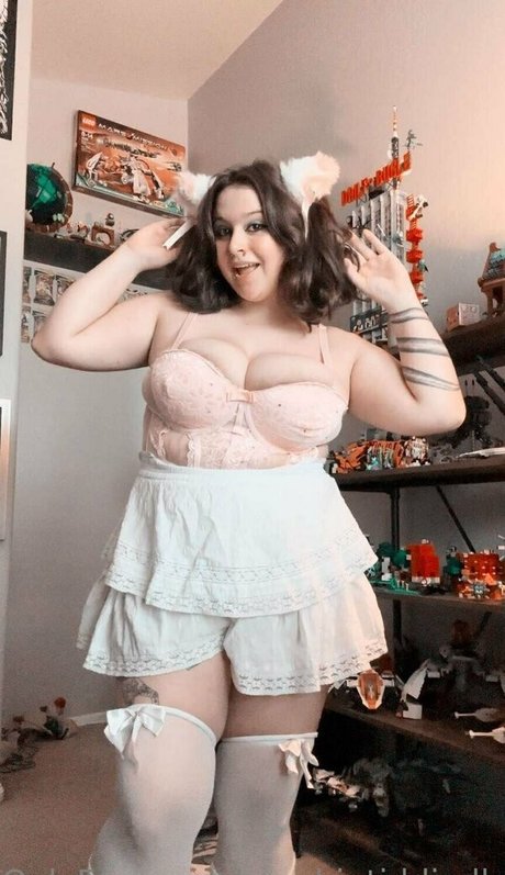Foto di nudo di fuga di OnlyFans di Yourbigtiddiedlamb