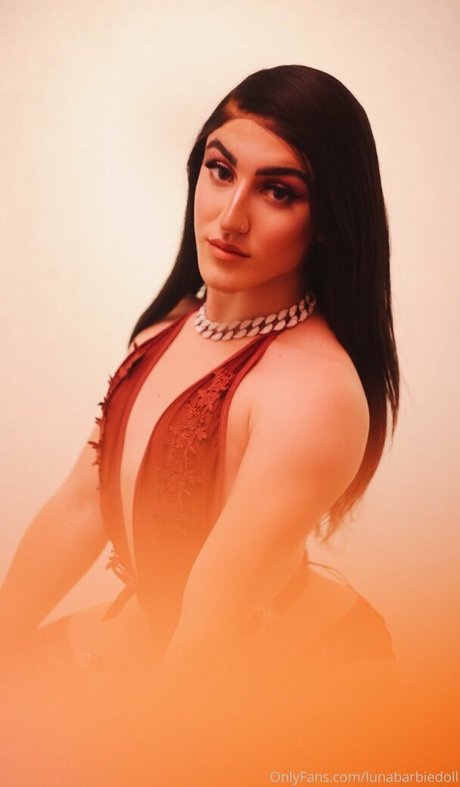Foto di nudo di fuga di OnlyFans di Lunabarbiedoll