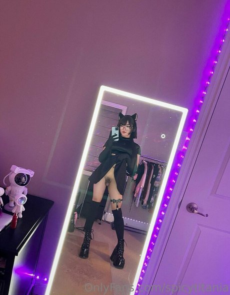 Foto di nudo di fuga di OnlyFans di Spicytitania