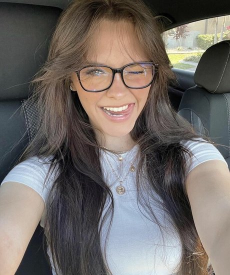 Foto di nudo di fuga di OnlyFans di Emma Marie