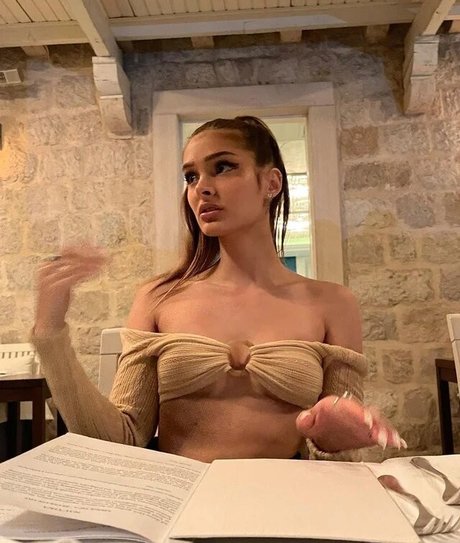 Foto di nudo di fuga di OnlyFans di Brighton Rosie Sharbino