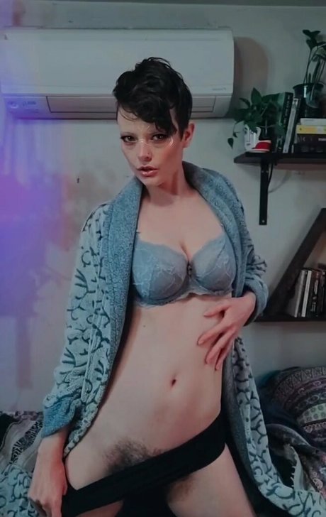 Foto di nudo di fuga di OnlyFans di Hennanuellerfree