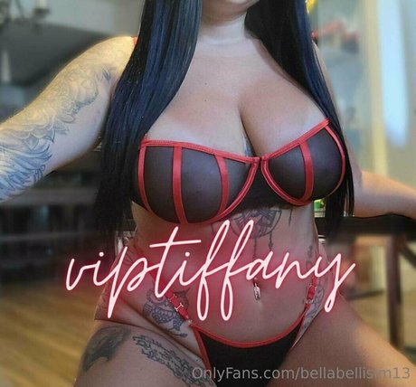 Foto di nudo di fuga di OnlyFans di Bellabellisim13