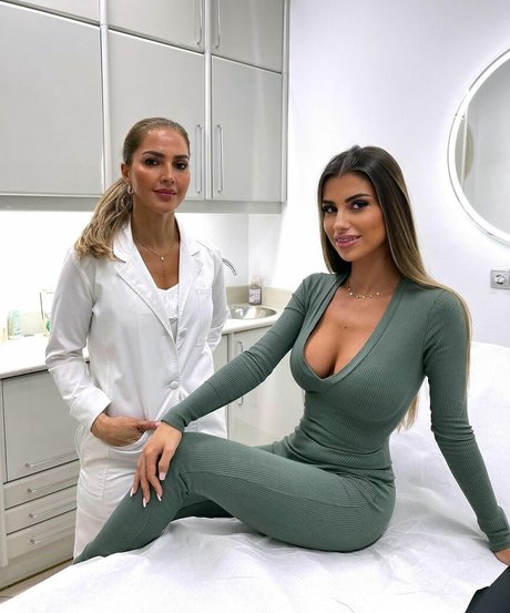 Foto di nudo di fuga di OnlyFans di Jennifer Baldini