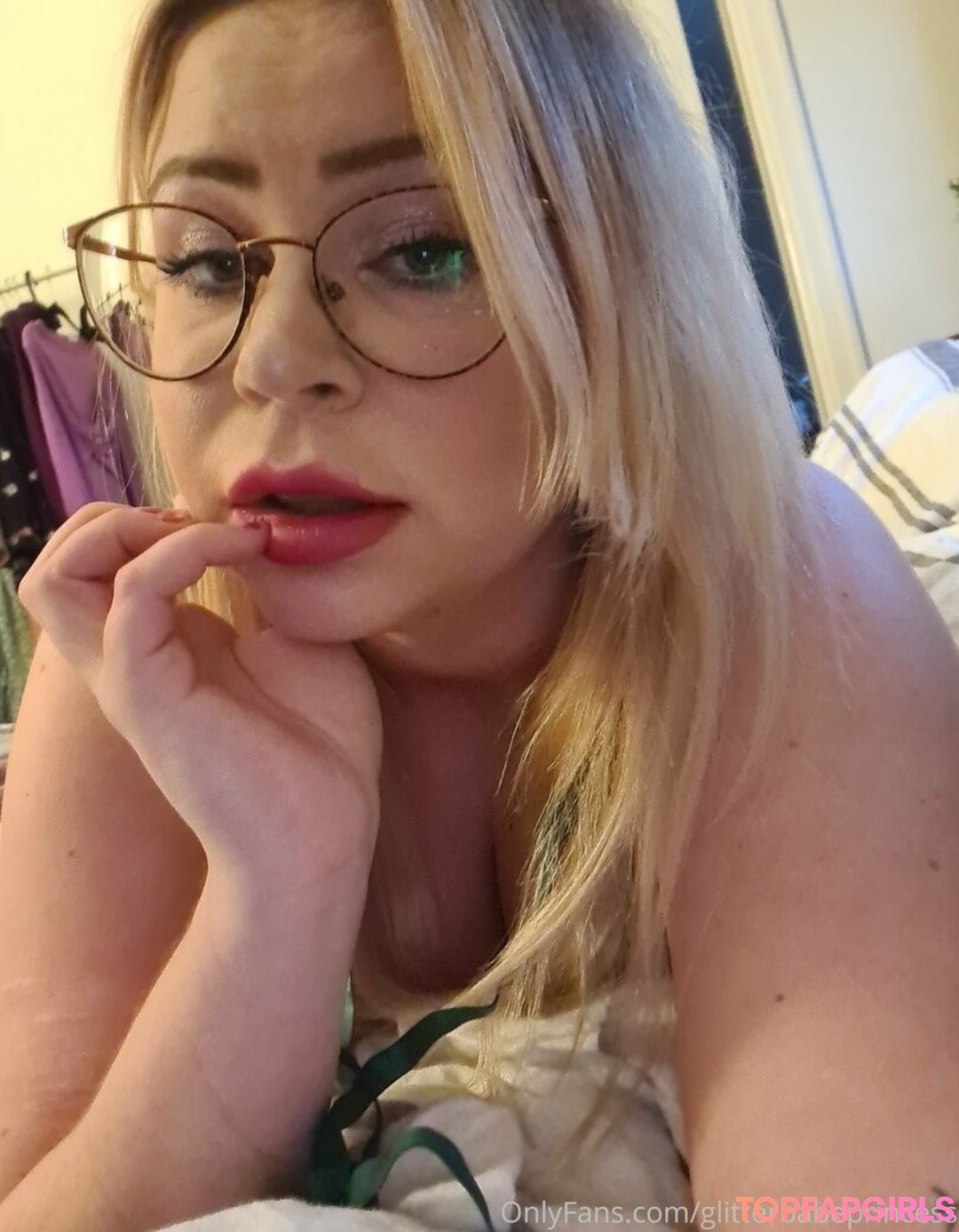 Foto di nudo di fuga di OnlyFans di Glitterbabeprincess #38 Foto di nudo di fuga di OnlyFans di Glitterbabeprincess #38