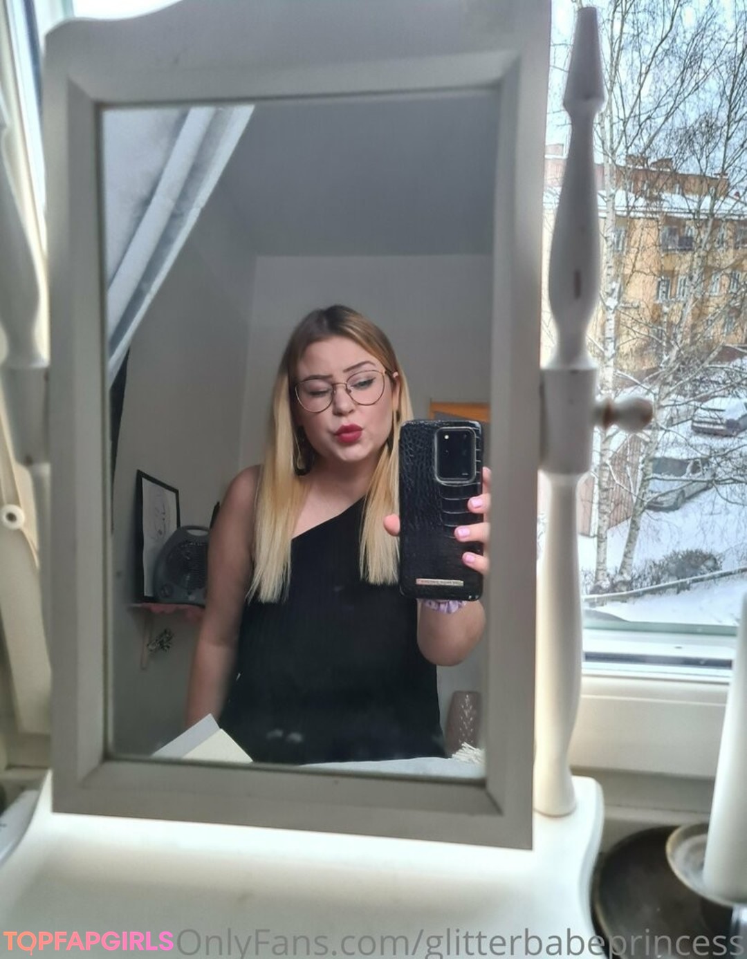 Foto di nudo di fuga di OnlyFans di Glitterbabeprincess #53 Foto di nudo di fuga di OnlyFans di Glitterbabeprincess #53