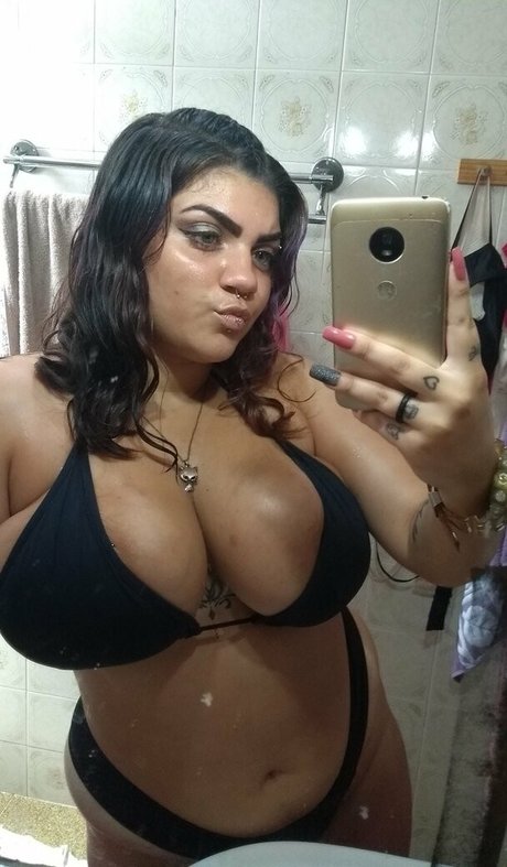 Foto di nudo di fuga di OnlyFans di Brenda Portto