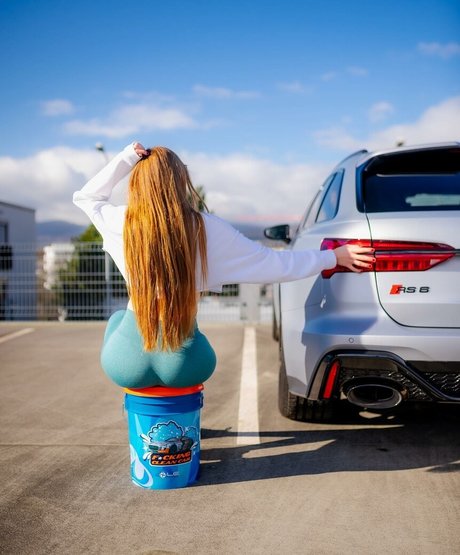 Foto di nudo di fuga di OnlyFans di Ichtina