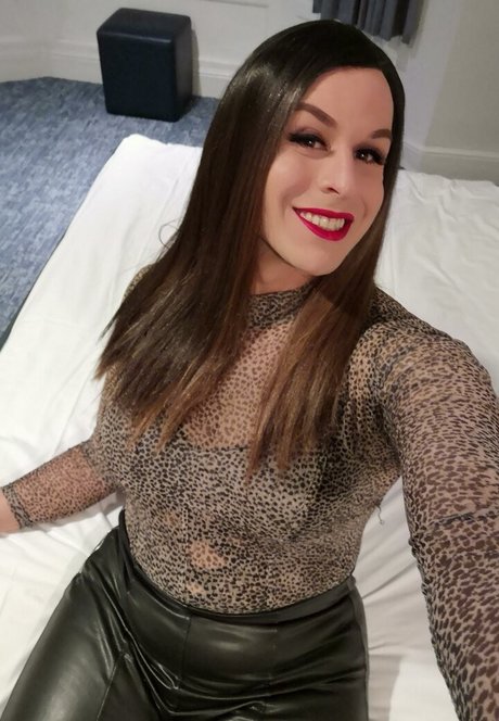 Foto di nudo di fuga di OnlyFans di Lialarosa