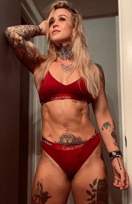 Foto di nudo di fuga di OnlyFans di Taylor Starling