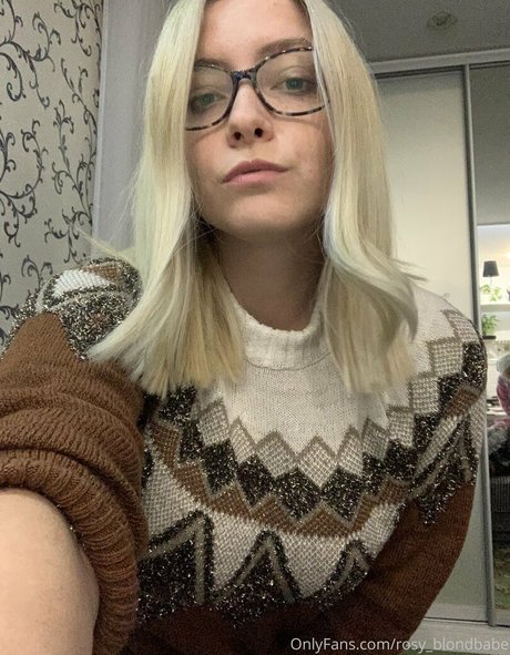Foto di nudo di fuga di OnlyFans di Rosyblondbabe