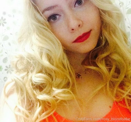 Foto di nudo di fuga di OnlyFans di Rosyblondbabe