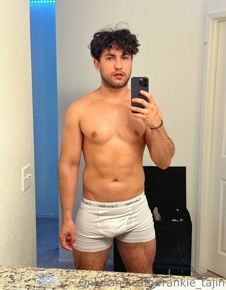 Foto di nudo di fuga di OnlyFans di Frankietajin