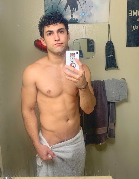 Foto di nudo di fuga di OnlyFans di Frankietajin