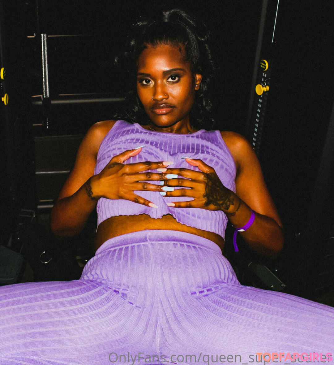 Foto di nudo di fuga di OnlyFans di Queensupersoaker #29 Foto di nudo di fuga di OnlyFans di Queensupersoaker #29