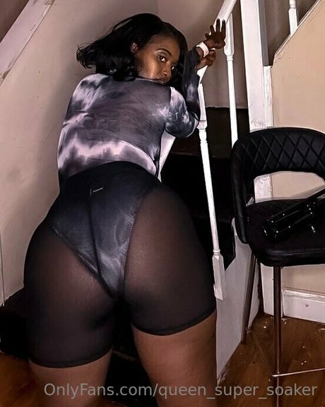 Foto di nudo di fuga di OnlyFans di Queensupersoaker