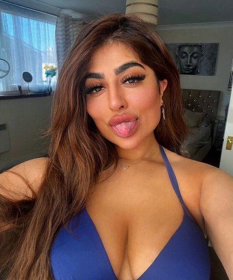 Foto di nudo di fuga di OnlyFans di Priya Yasmin X