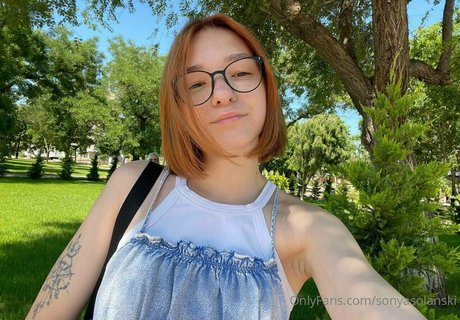 Foto di nudo di fuga di OnlyFans di Sonyasolanski