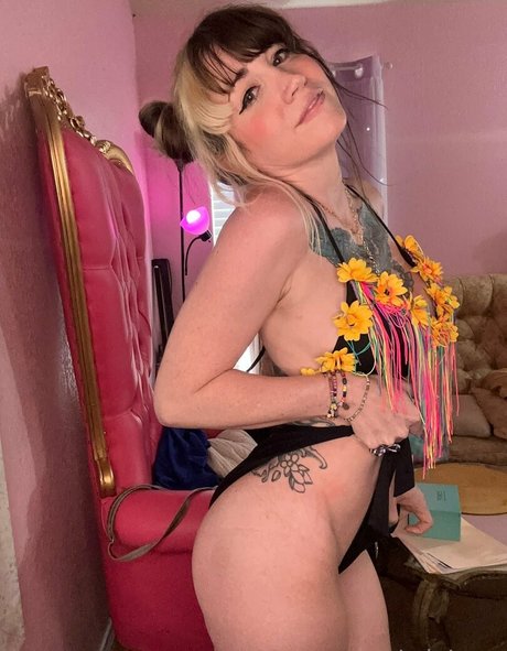 Foto di nudo di fuga di OnlyFans di Lolaluxx