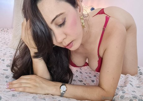 Foto di nudo di fuga di OnlyFans di Silviaa