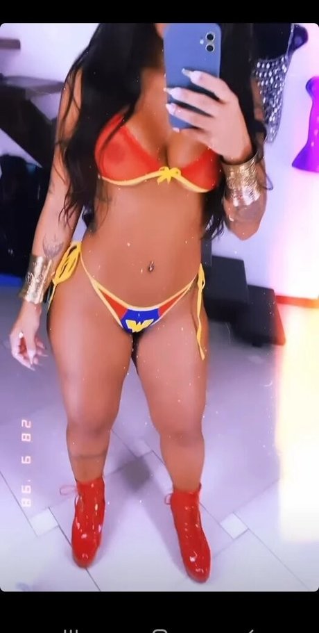 Foto di nudo di fuga di OnlyFans di Aline Carvalho