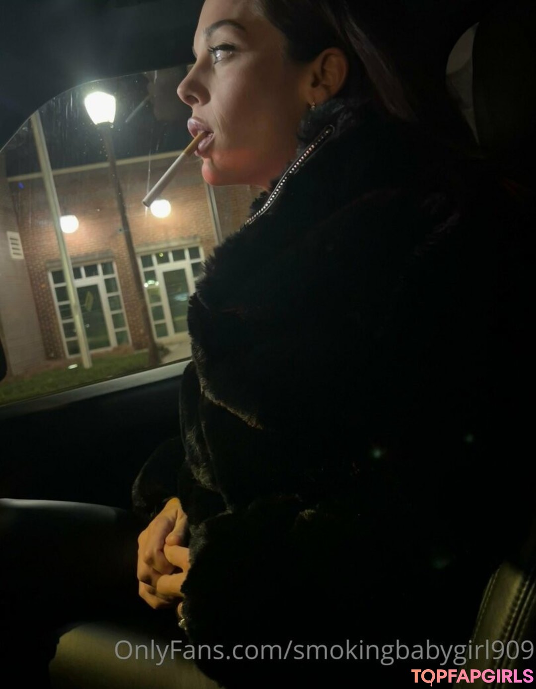 Foto di nudo di fuga di OnlyFans di Smokingbabygirl99 #1 Foto di nudo di fuga di OnlyFans di Smokingbabygirl99 #1