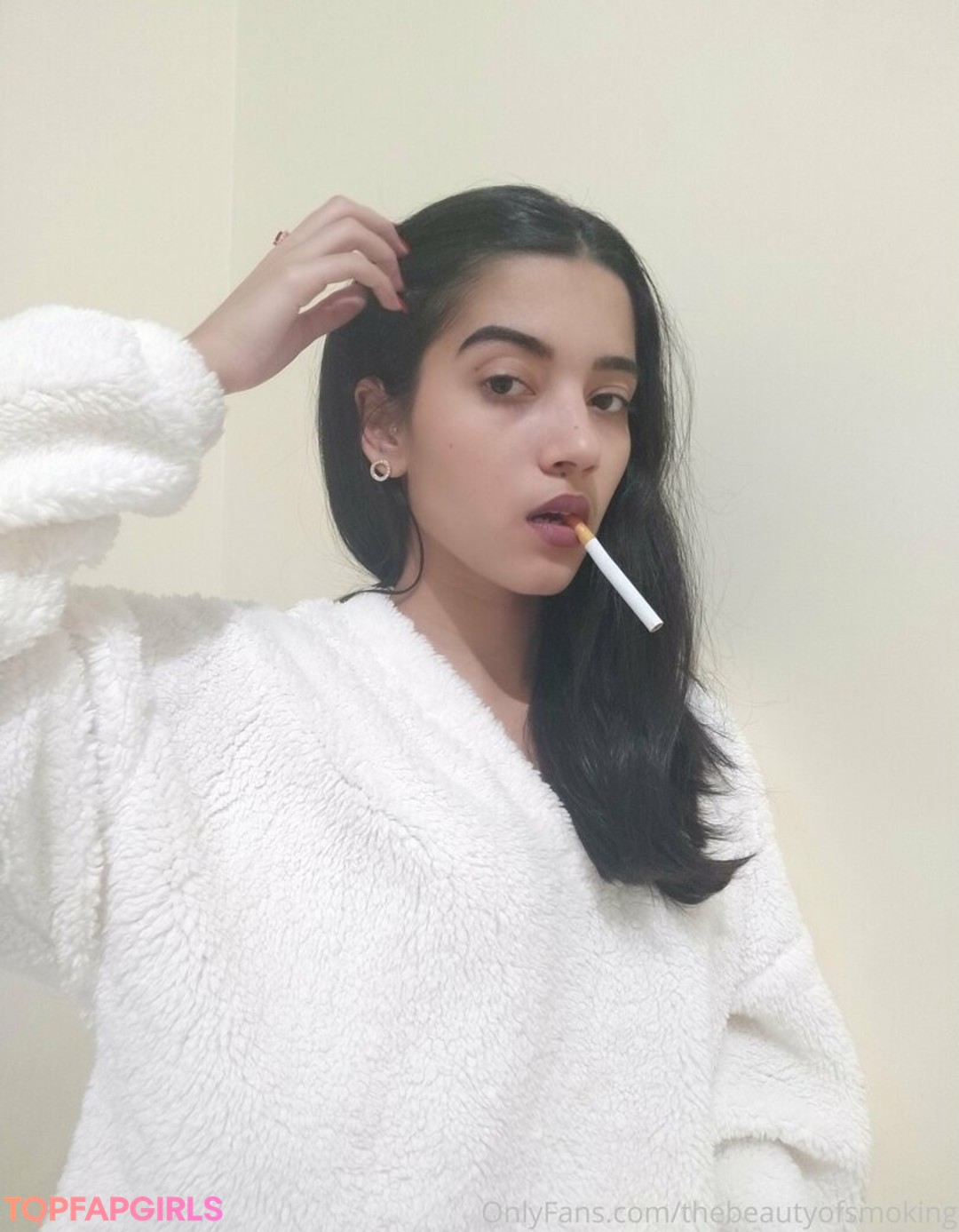 Foto di nudo di fuga di OnlyFans di Thebeautyofsmoking #13 Foto di nudo di fuga di OnlyFans di Thebeautyofsmoking #13
