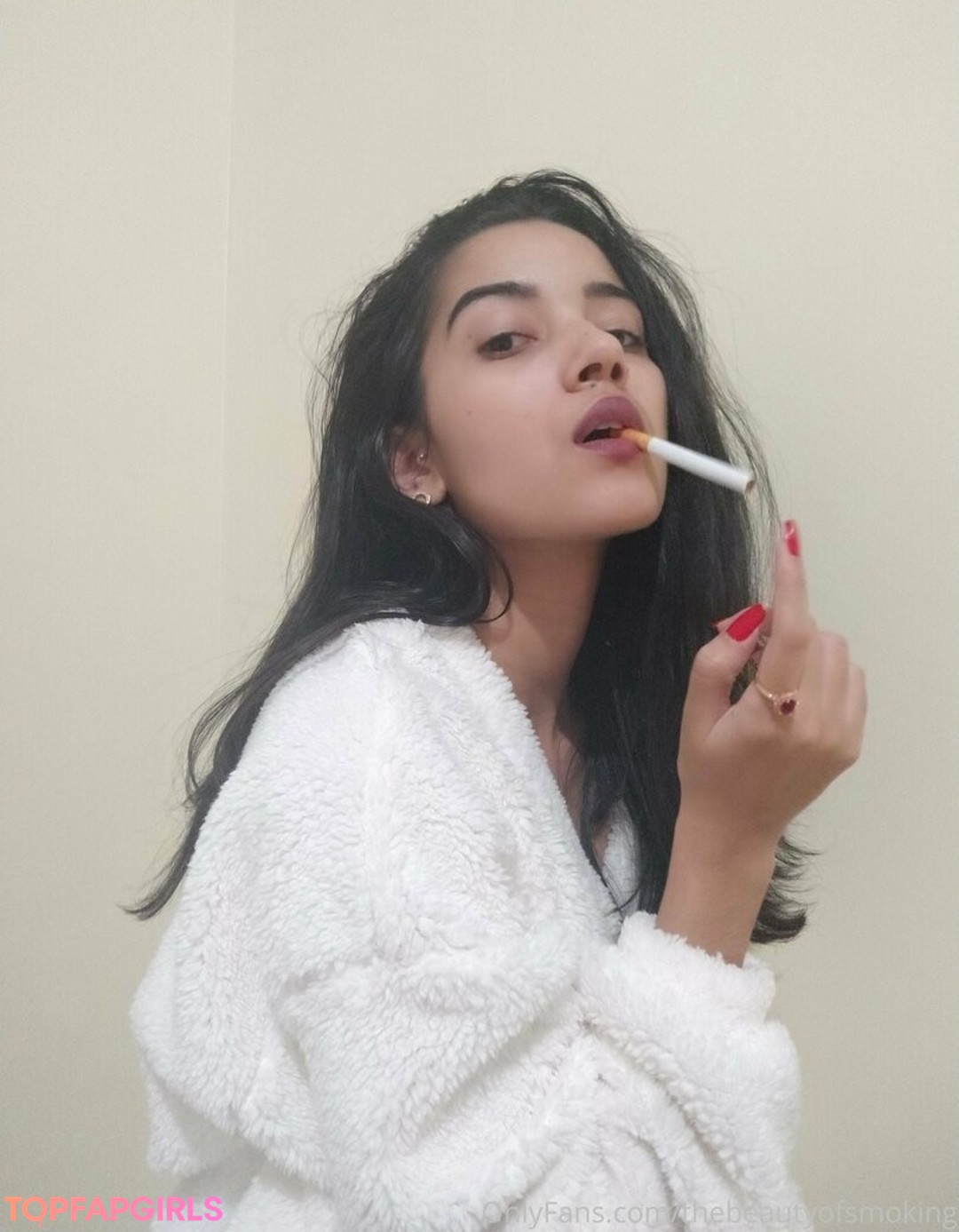 Foto di nudo di fuga di OnlyFans di Thebeautyofsmoking #17 Foto di nudo di fuga di OnlyFans di Thebeautyofsmoking #17